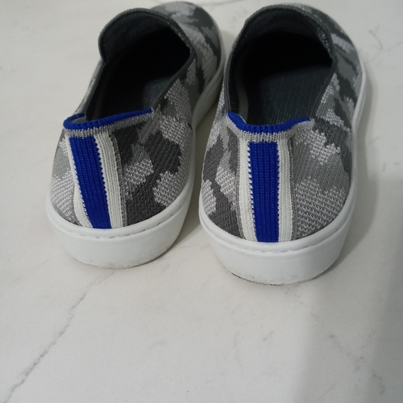 Rothy's Childs size 2 Gray White Camouflage Slip on boat shoes/Sneakers - Picture 4 of 5